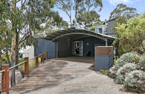 Lorne House | Summerhill Views - Views To Take Your Breath Away