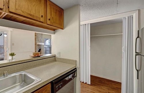 Odessa Apartment | Summertree apartments