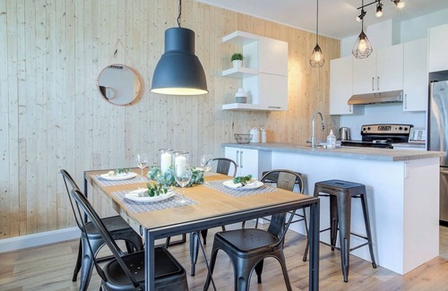 La Cite-Limoilou Condo | Summit of Lower Town-View+Parking
