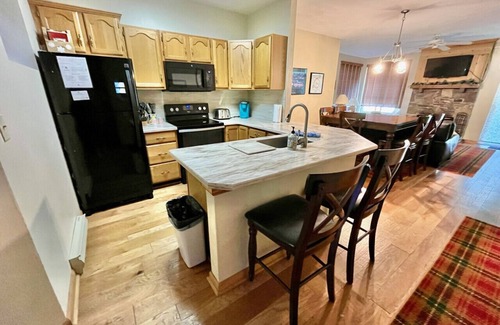 Hidden Valley Apartment | π Summit Serenity | Laurel Highlands Retreat w/Hiking, Waterfalls & Fall Views