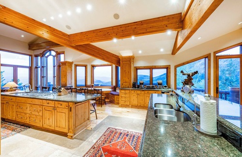 Deer Valley Cabin | Summit View Lodge- Ski In/Out Access to Deer Valley. Deer Crest Community 🏔⛷n