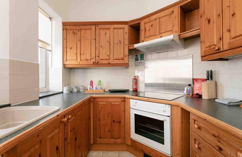 Aberdeen West End Apartment | Summit West End Elegant 1 Bed Flat Free Parking