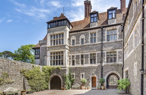 Lyme Regis House | Sumptuous Manor House, sleeps 8, dog friendly close to Lyme Regis.