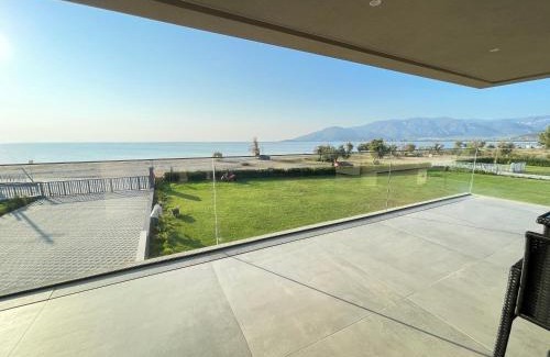 Paralio Astros Apartment | Sun and Sea Apartment - Beachfront, 2 Bedrooms with Sea View & Garden