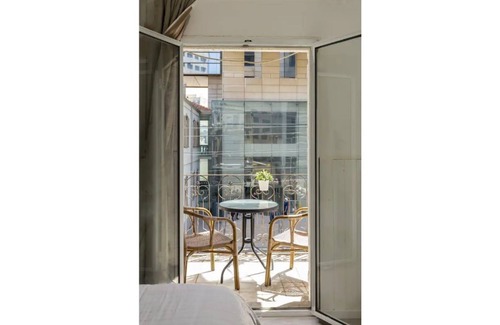 Florentin Apartment | Sun Balcony Studio|Steps from Rothschild Boulevard