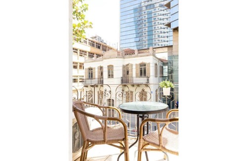 Florentin Apartment | Sun Balcony Studio|Steps from Rothschild Boulevard