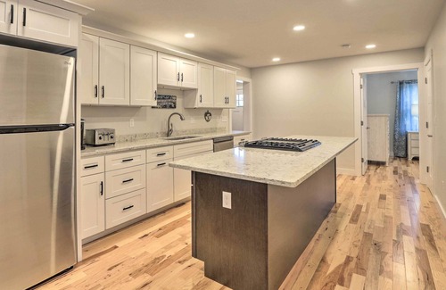 West Brookfield House | Sun-Dappled Retreat - Walk to Wickaboag Lake!