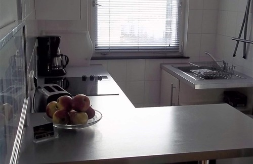 Schoeneberg Apartment | Sunny and quiet In the heart of Schöneberg/near Kudamm with a large balcony