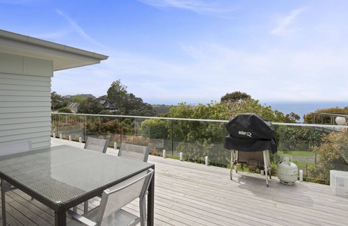 Leigh Cottage | Sun-drenched Bach - Leigh Holiday Home