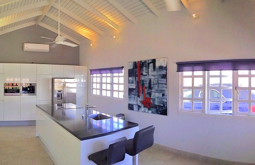 Ponton Villa | Sun, Fun & Family Time – Private Aruba Villa with Pool & Privacy