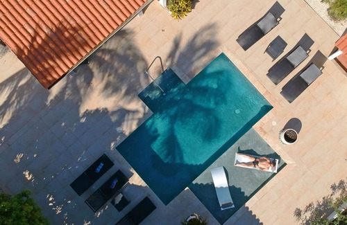 Ponton Villa | Sun, Fun & Family Time – Private Aruba Villa with Pool & Privacy
