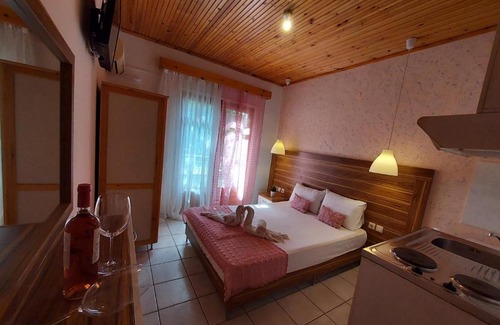 Thasos Town Apartment | Sun Helios Garden Aparthotel