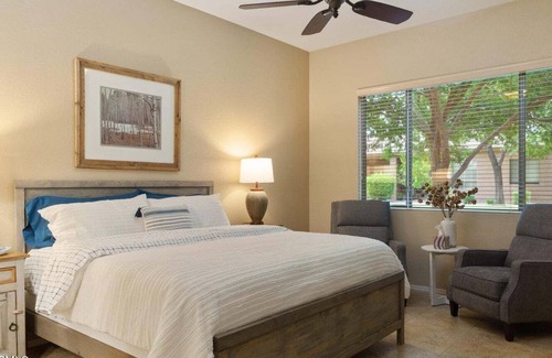 Oakwood House | Sun Lake Sunshine