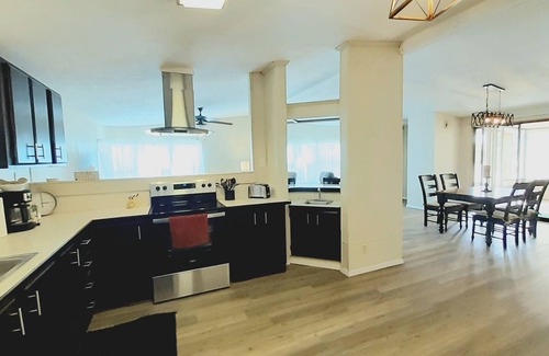 Chandler House | Sun lakes beautiful house on the golf course with a free golf cart