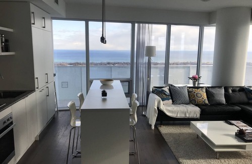 Central Waterfront Condo | [Sun Palace]Luxurious 3BR Suite in Heart of DT with Amazing View