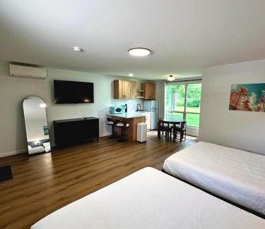 Port Austin Hotel | Sun & Sand Resort