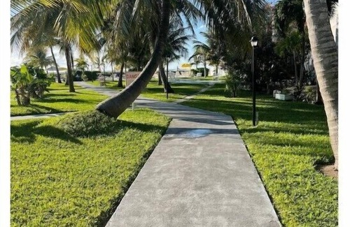 Williams Town Apartment | Sun, Sand & Sea at Coral Beach!