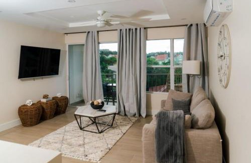 Little Battaleys Apartment | Sun-Sand-Serenity! Steps from the Beach, Luxe Pool & Cozy Comfort for 4
