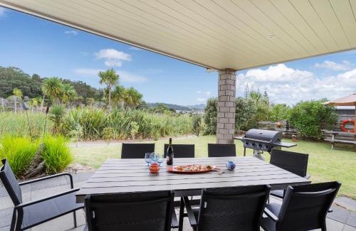 Whitianga House | Sun Seekers Lookout - Whitianga Holiday Home