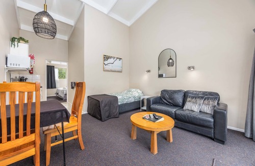 Wellsford Apartment | Sun Valley Motel - Unit 6 (1 bedroom)