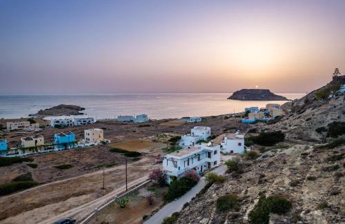 Lefkos Hotel | Sun Week Bay