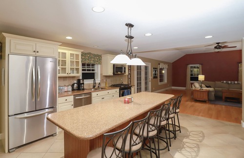 Sunapee House | Sunapee Four Season Getaway with a Mountain View - Foliage, Hiking, Skiing, Lake