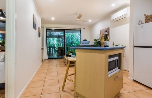 Agnes Water Villa | Sunbird Garden 3 - private villa with spa & small pet permitted inside