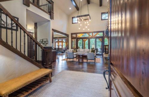 Cle Elum House | Suncadia 5 Bdrm Elegant Home near Golf Course, Covered Patio and Hot Tub