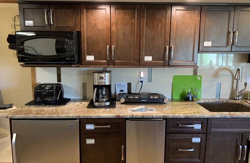 Parker Apartment | Sundance on the prairie. Light &open 2bdrm walkout basement apt w/mountain views