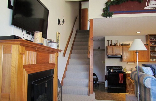 Sunday River Area Condo | Sunday River Slopeside Condo - 2BR for a perfect vacation/getaway