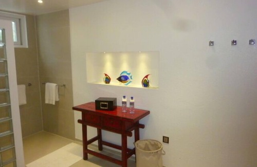 Manoc-Manoc Hotel | Sundown Beach Studios