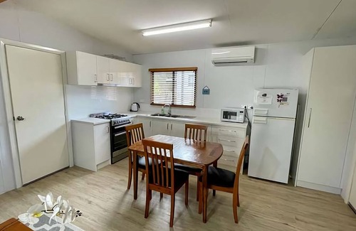 Broadwater Cabin | Sundowner Cabin - perfect cabin in Geographe Holiday Park