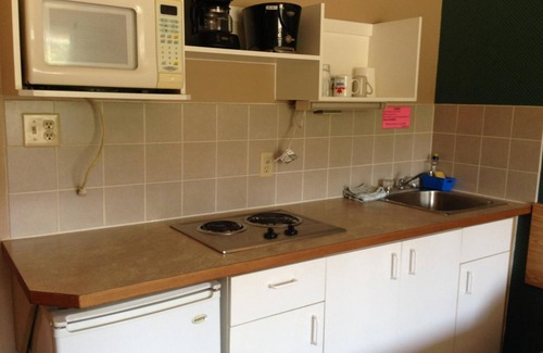 Sundre Hotel | Sundre Motor Inn