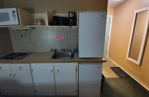 Sundre Hotel | Sundre Motor Inn