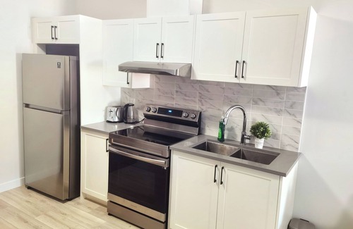 Willoughby House | sunflower brand new suite
