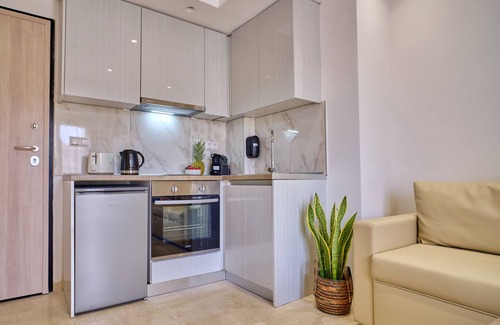 Gouvia Apartment | Sunflower Suite 104 Gouvia Corfu