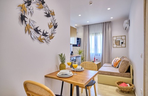 Gouvia Apartment | Sunflower Suite 201 Gouvia Corfu