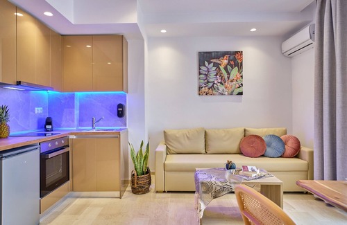 Gouvia Apartment | Sunflower Suite 204 Gouvia Corfu
