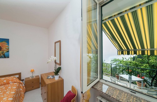 San Lazzaro Cabin | Sunflower with en-suite bathroom - hiking Amalfi coast - Path of Gods