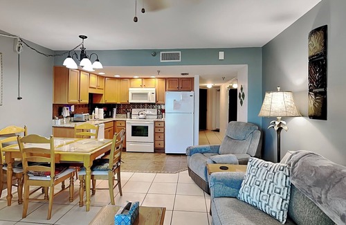 Daytona Beach Shores Condo | Sunglow Resort 305