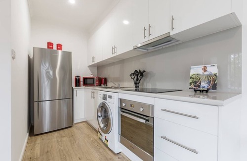 Carnegie Apartment | Sunlight in Ormond