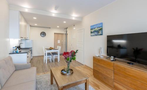 Pakapiai Apartment | Sunlight Stay near Arena, Stadium & Medical Center