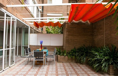 Dreta de l'Eixample Apartment | Sunlit 80m² Barcelona Oasis with Expansive 52m² Terrace