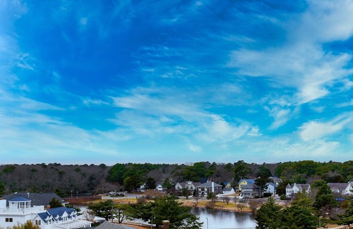 Rehoboth Beach Condo | Sunlit front row beach condo on Rehoboth Boardwalk
