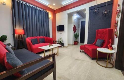 Greater Kailash Apartment | Sunlit Premium 1BHK Suite with big kitchen 9