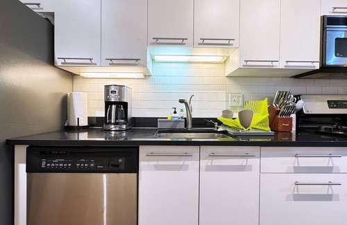 Downtown Boston Apartment | Sunlit Spacious 3BR in Center of Downtown Boston! Guest Favorite!