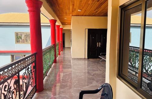 Kumasi Apartment | Sunlit Top Floor +Starlink Wi-Fi + Laundry Machine
