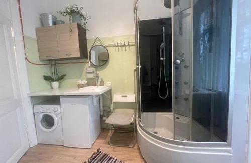 Grizinkalns Apartment | Sunny 1 Br Apt in Center Next to Park