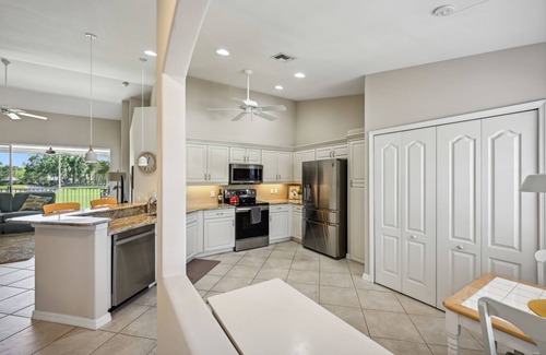 Bonita Springs Condo | Sunny, 18th Fairway, Golf Community, Convenient to Beach & Coconut Point Mall