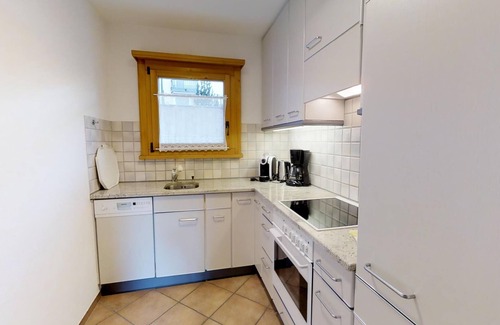 Silvaplana Apartment | Sunny 2 ½-room apartment on 1st Floor, 55 m2, quiet location.